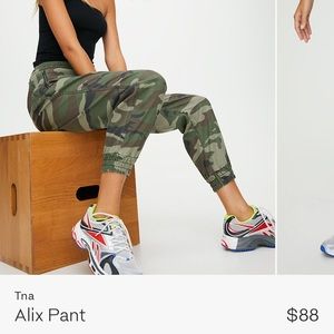 Tnw Alix camo jogger